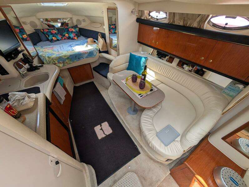 Lucia 34ft Sea Ray Yacht For Sale