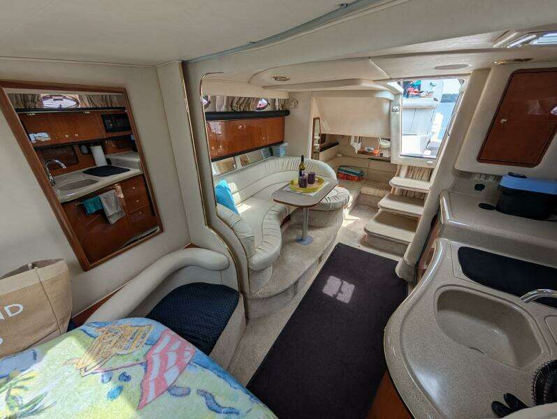 Lucia 34ft Sea Ray Yacht For Sale