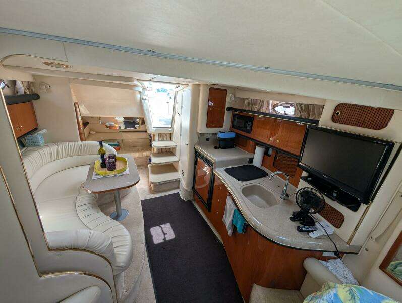 Lucia 34ft Sea Ray Yacht For Sale