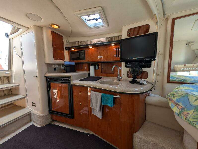 Lucia 34ft Sea Ray Yacht For Sale