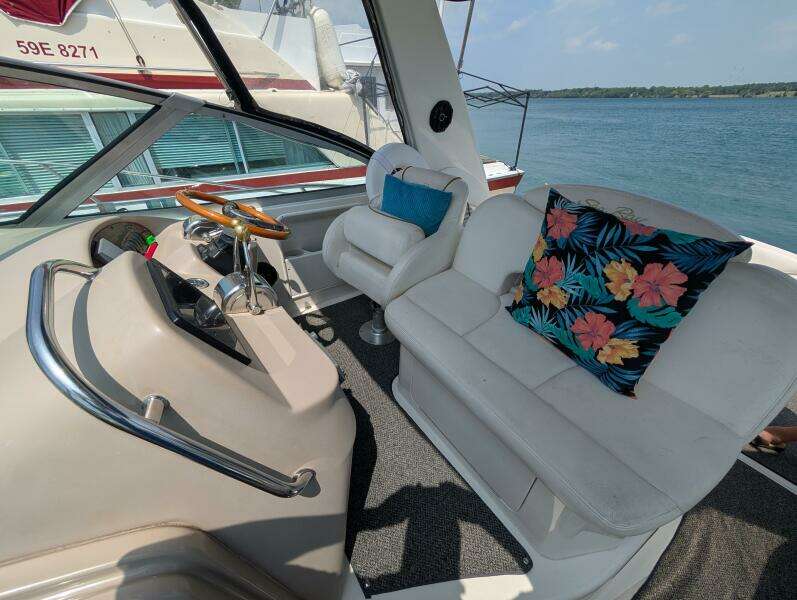 Lucia 34ft Sea Ray Yacht For Sale