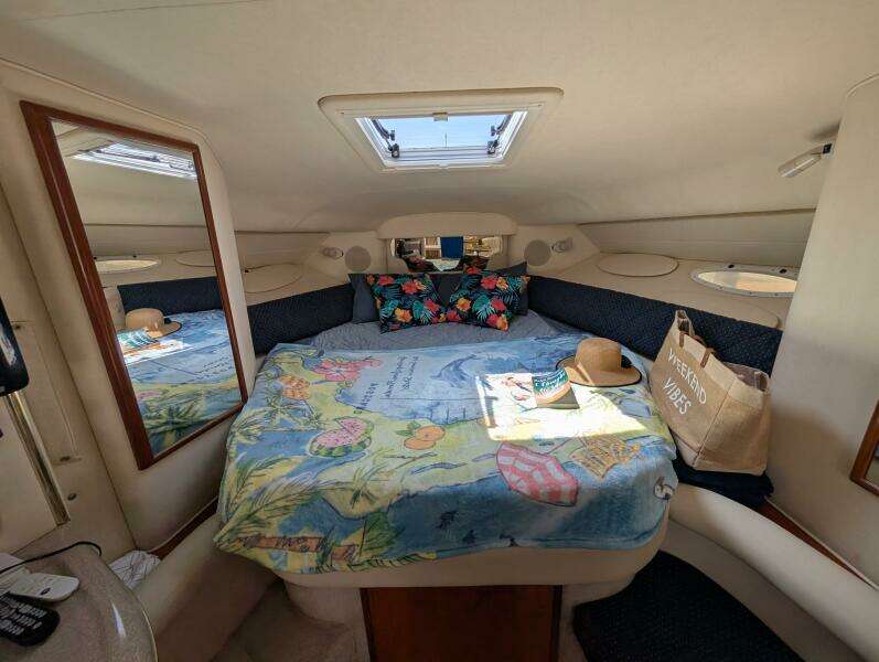 Lucia 34ft Sea Ray Yacht For Sale