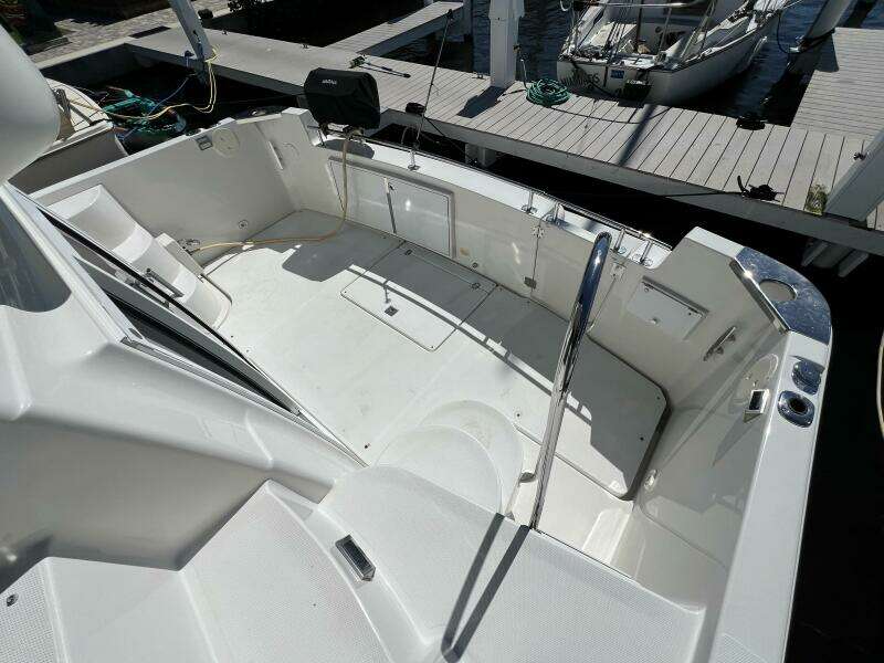 2006 Carver 444 Cockpit Motor Yacht - Aft Deck