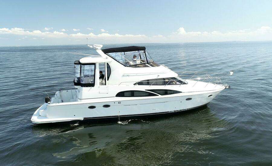 2006 Carver 444 Cockpit Motor Yacht - Profile