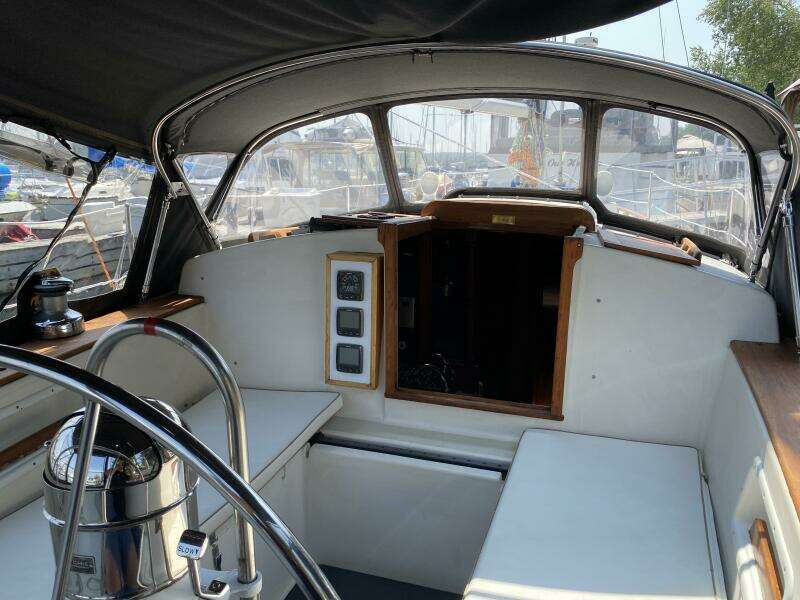 QUINTETTE III 34ft Aloha Yacht For Sale