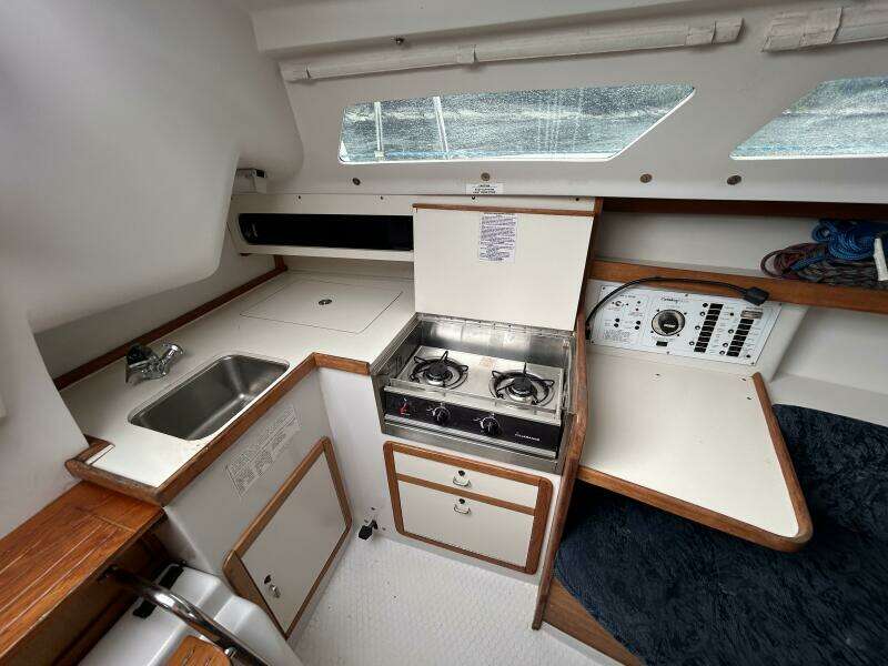 27ft Catalina Yacht For Sale