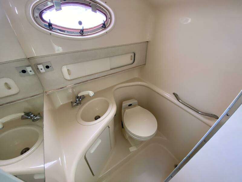 Knot Tradin  27ft Sea Ray Yacht For Sale