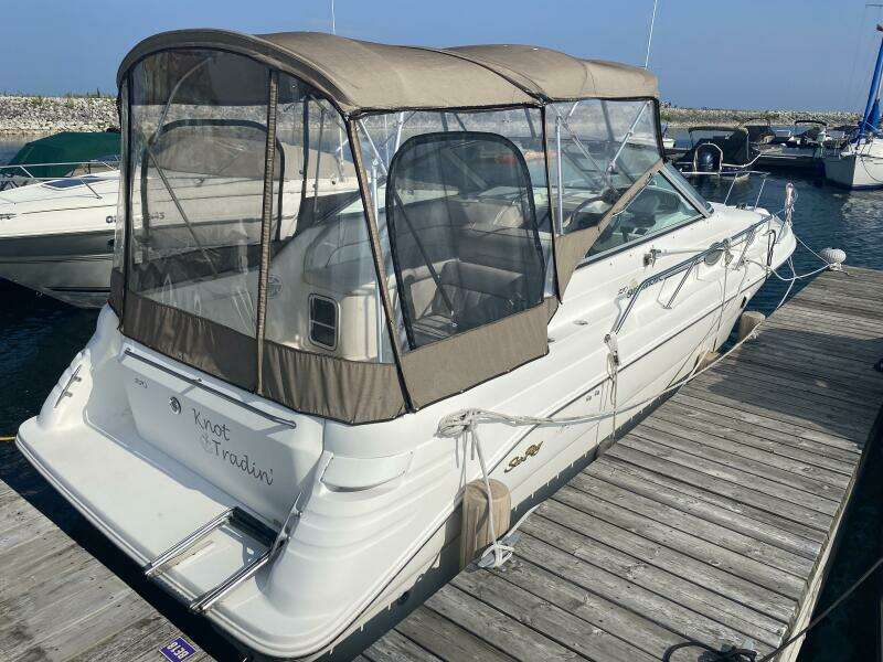 Knot Tradin  27ft Sea Ray Yacht For Sale