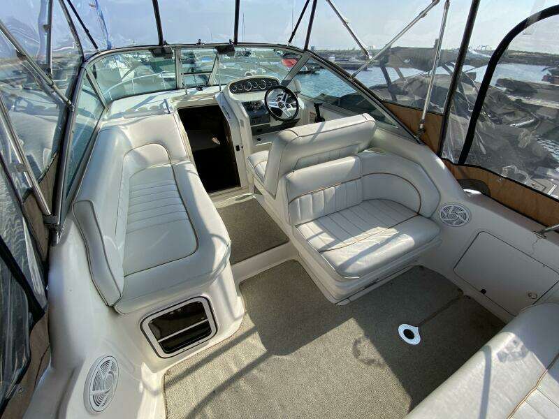 Knot Tradin  27ft Sea Ray Yacht For Sale