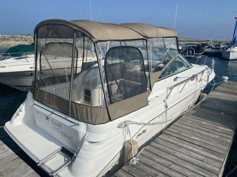 Knot Tradin  27ft Sea Ray Yacht For Sale