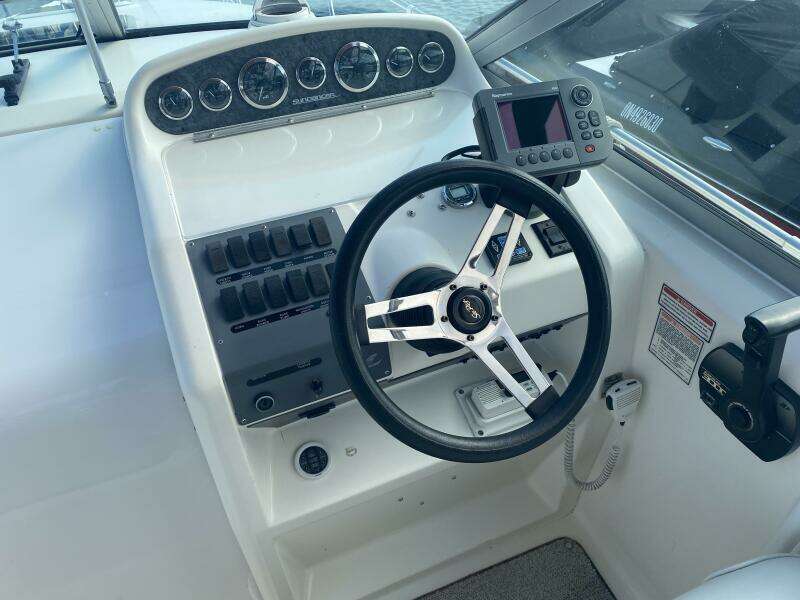 Knot Tradin  27ft Sea Ray Yacht For Sale