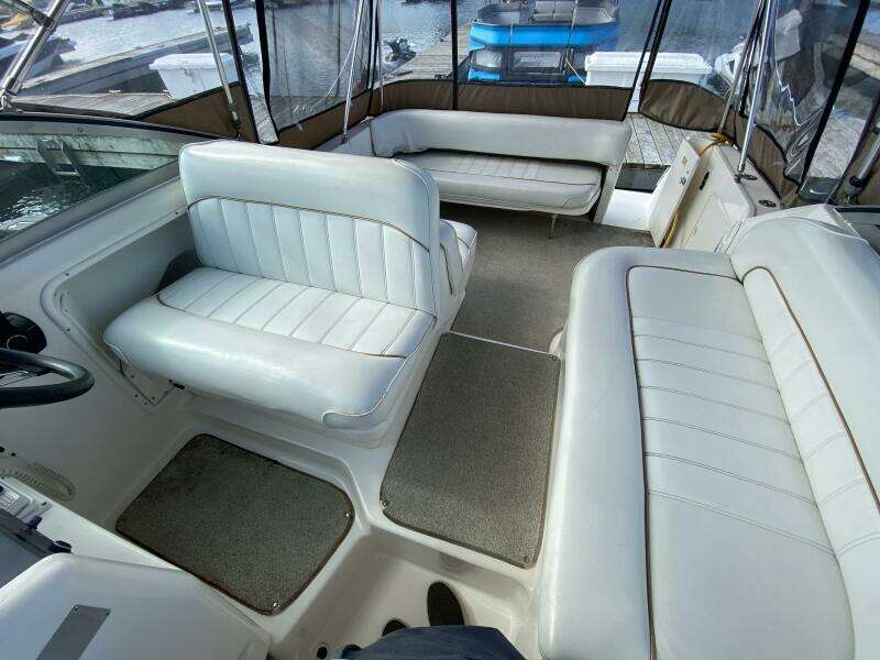 Knot Tradin  27ft Sea Ray Yacht For Sale