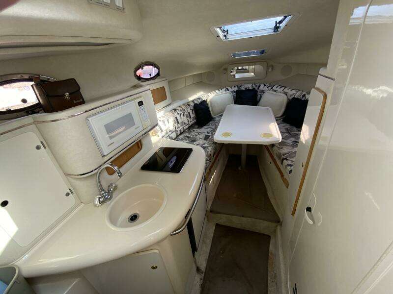 Knot Tradin  27ft Sea Ray Yacht For Sale