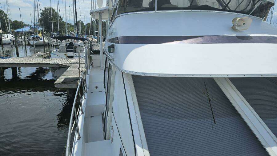 Water House 45ft Tollycraft Yacht For Sale