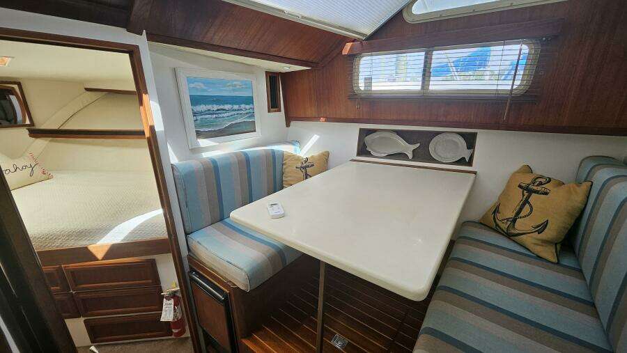 Water House 45ft Tollycraft Yacht For Sale