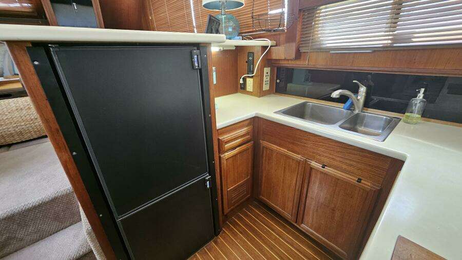 Water House 45ft Tollycraft Yacht For Sale