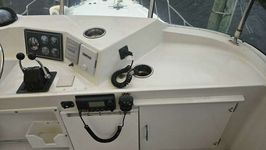 Water House 45ft Tollycraft Yacht For Sale