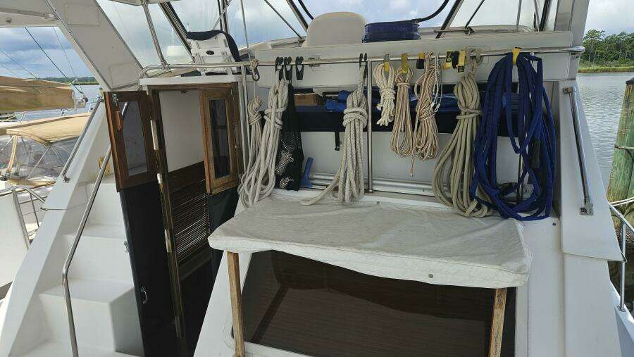 Water House 45ft Tollycraft Yacht For Sale