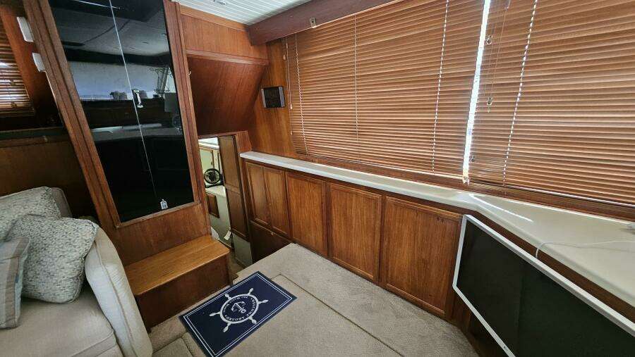Water House 45ft Tollycraft Yacht For Sale