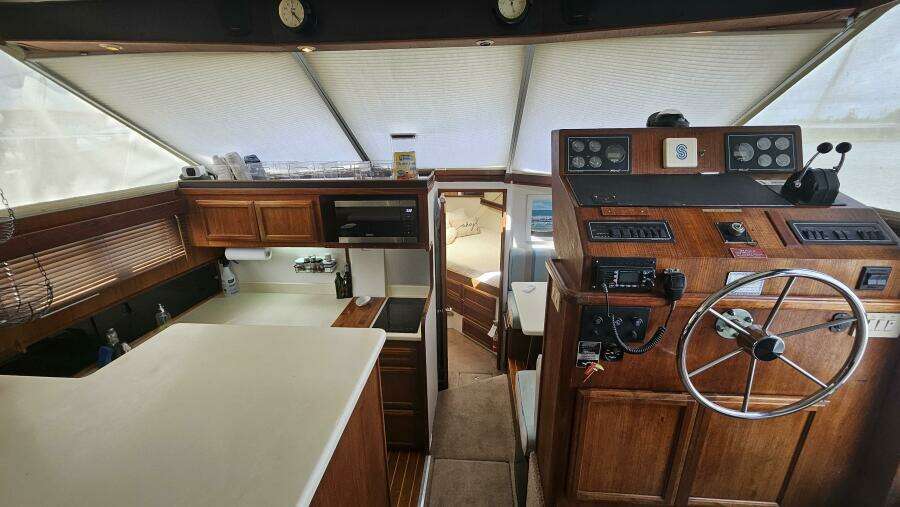 Water House 45ft Tollycraft Yacht For Sale