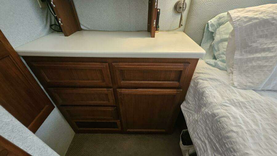 Water House 45ft Tollycraft Yacht For Sale