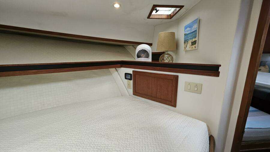 Water House 45ft Tollycraft Yacht For Sale
