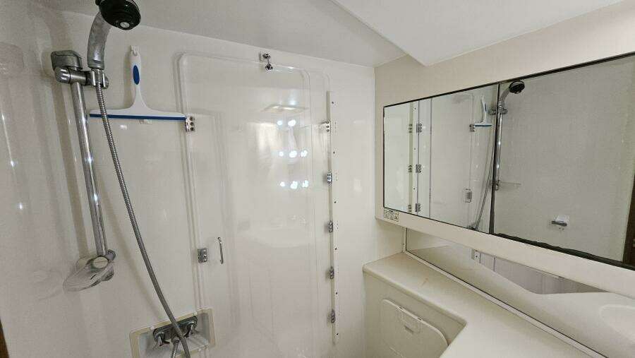 Water House 45ft Tollycraft Yacht For Sale