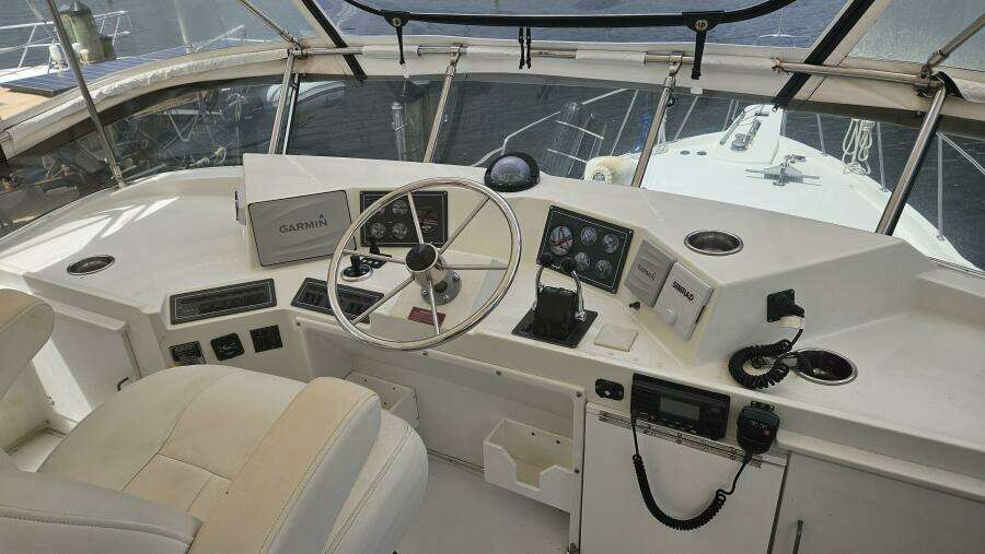 Water House 45ft Tollycraft Yacht For Sale