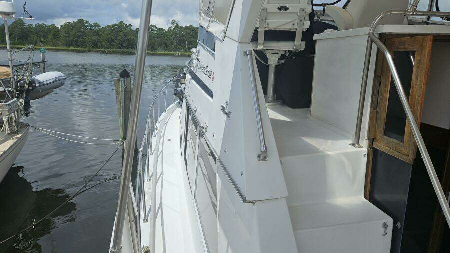 Water House 45ft Tollycraft Yacht For Sale