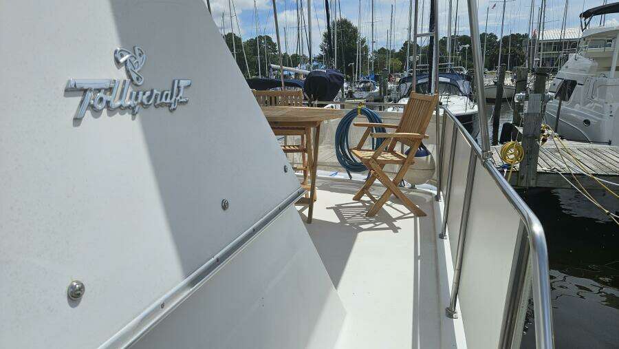 Water House 45ft Tollycraft Yacht For Sale