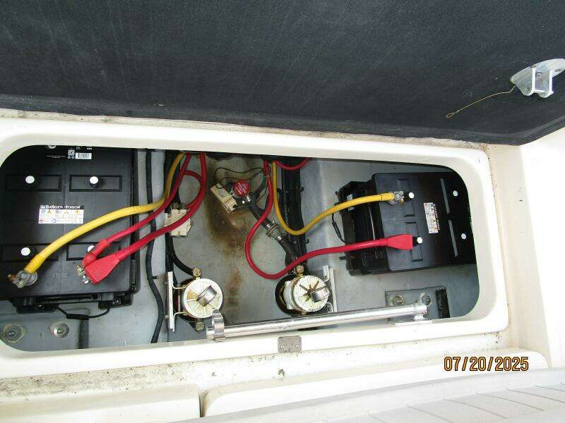 34' Mainship lazarette access 34' Mainship lazarette access