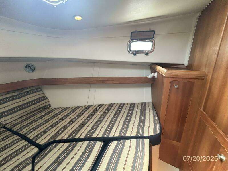 34' Mainship stateroom starboard 34' Mainship stateroom starboard