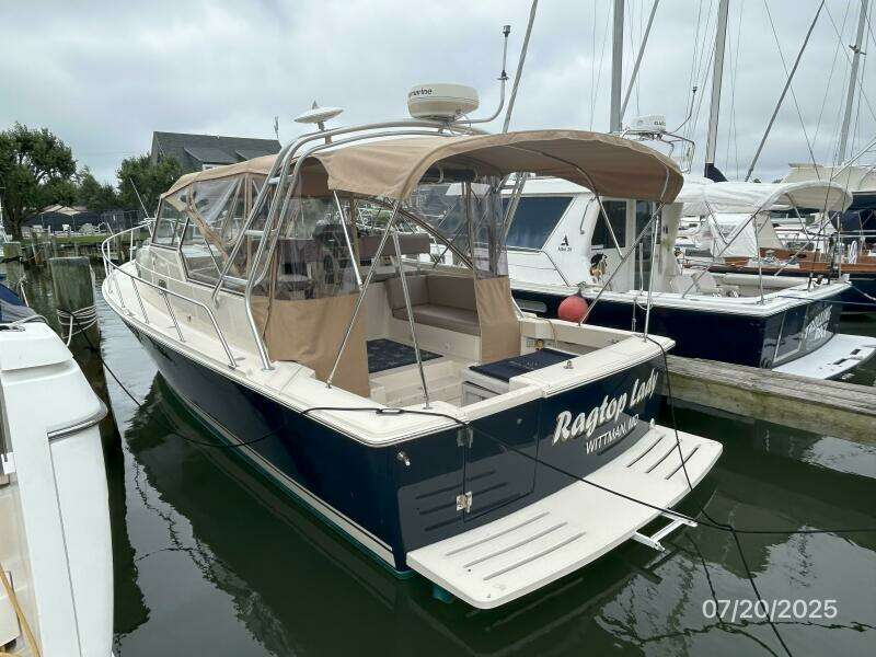 34' Mainship port aft profile 34' Mainship port aft profile