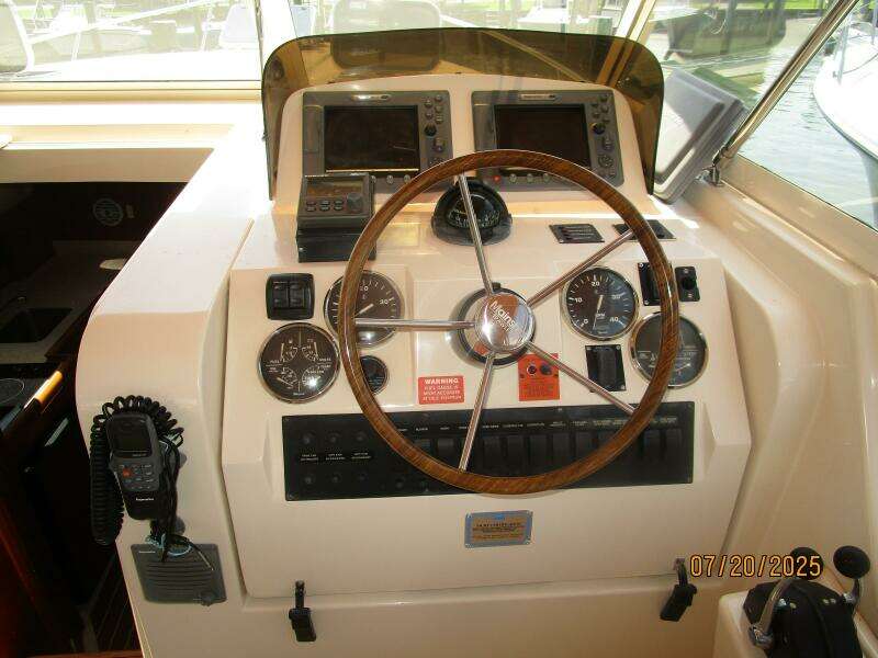 34' Mainship helm2 34' Mainship helm2