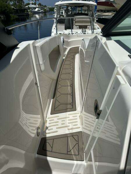 Salty Xperience 32ft Sea Ray Yacht For Sale
