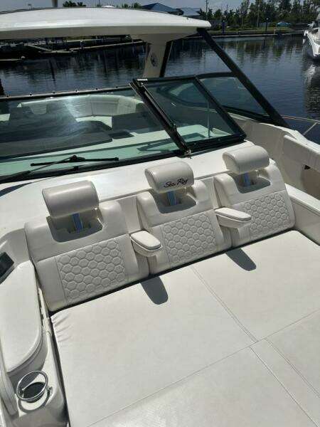 Salty Xperience 32ft Sea Ray Yacht For Sale