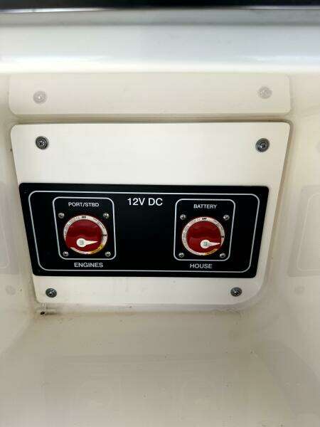 Salty Xperience 32ft Sea Ray Yacht For Sale