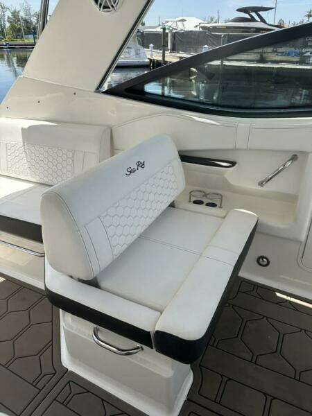 Salty Xperience 32ft Sea Ray Yacht For Sale
