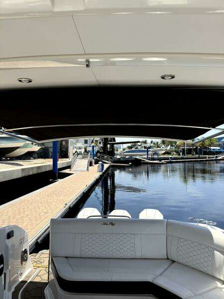 Salty Xperience 32ft Sea Ray Yacht For Sale