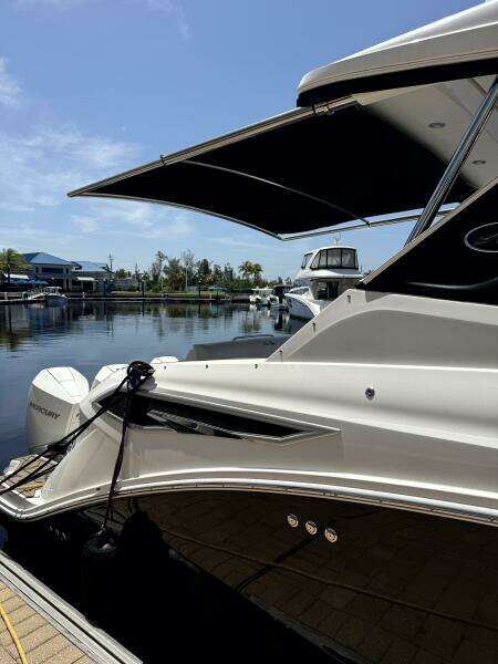 Salty Xperience 32ft Sea Ray Yacht For Sale