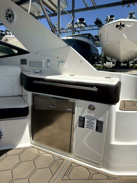 Salty Xperience 32ft Sea Ray Yacht For Sale