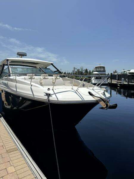 Salty Xperience 32ft Sea Ray Yacht For Sale