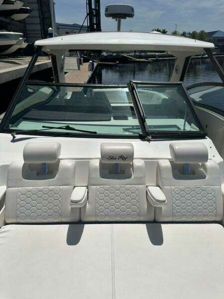 Salty Xperience 32ft Sea Ray Yacht For Sale