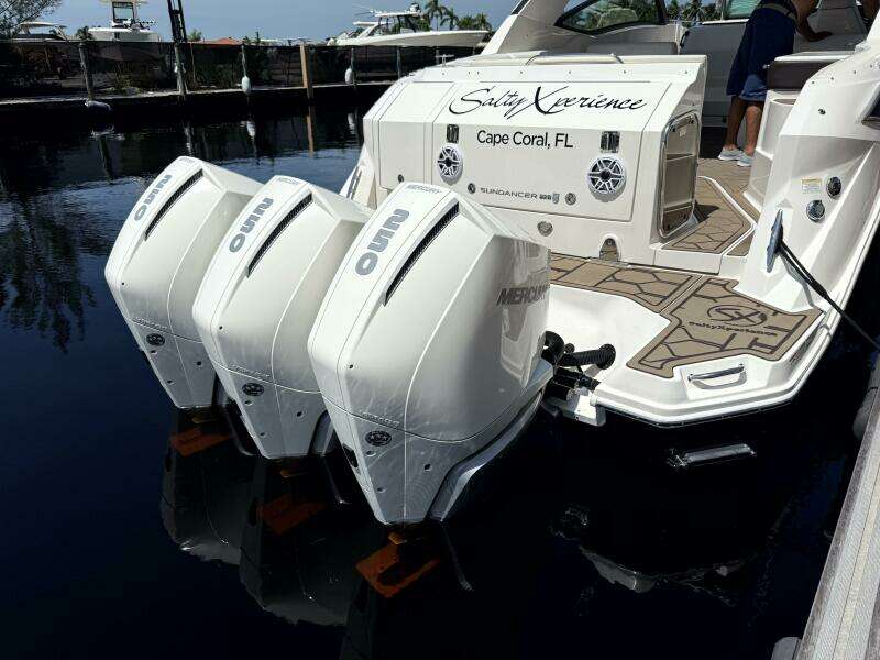 Salty Xperience 32ft Sea Ray Yacht For Sale