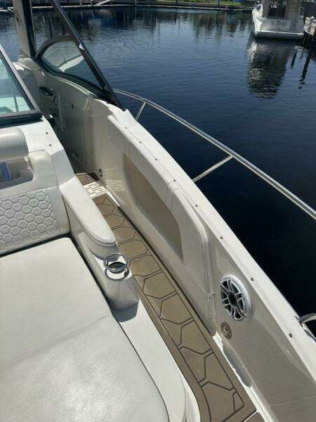 Salty Xperience 32ft Sea Ray Yacht For Sale