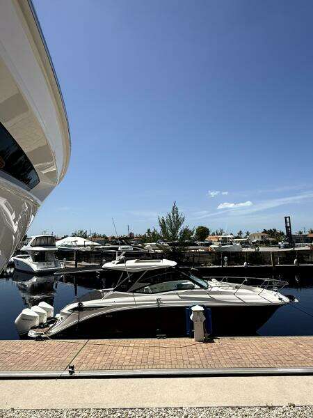 Salty Xperience 32ft Sea Ray Yacht For Sale