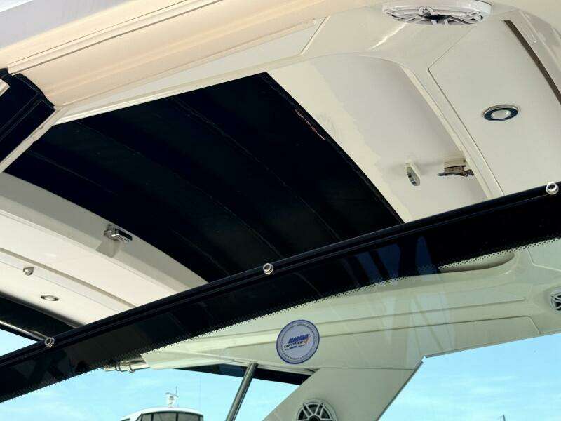 Salty Xperience 32ft Sea Ray Yacht For Sale