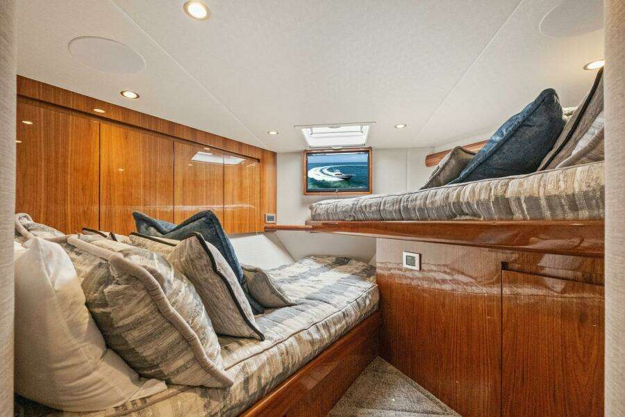 2024 Viking 54 Convertible GYS Trade