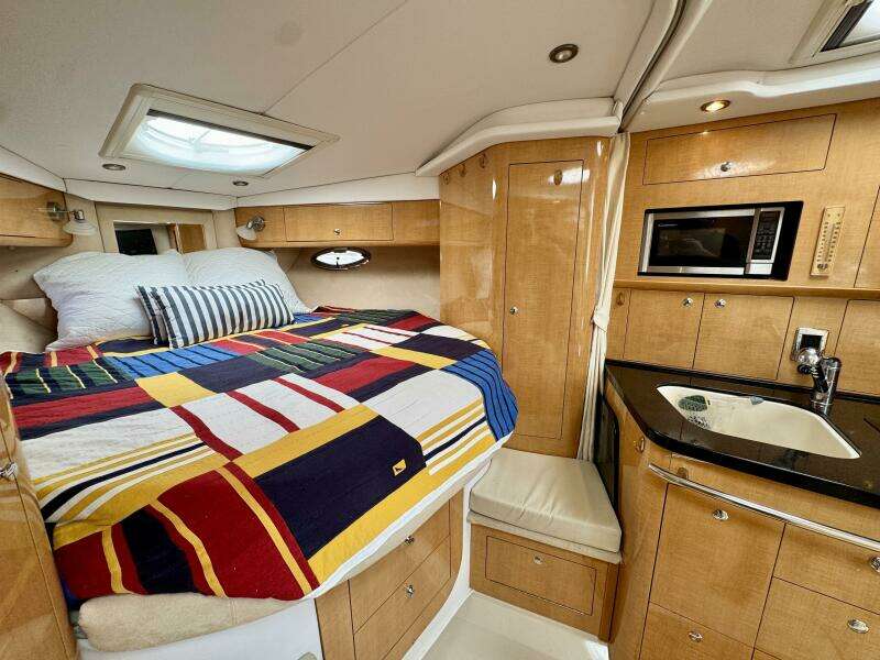 35ft Four Winns Yacht For Sale