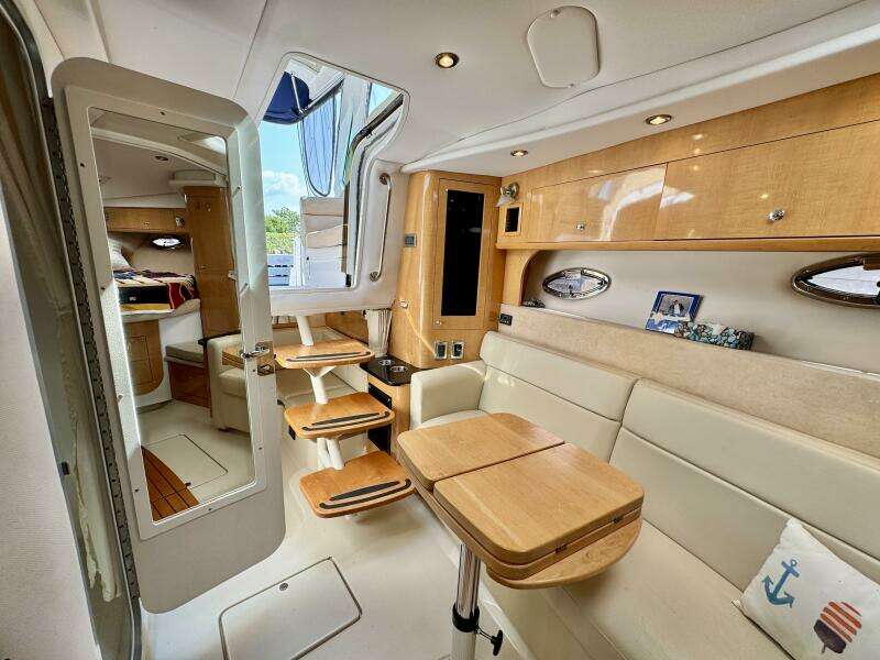 35ft Four Winns Yacht For Sale